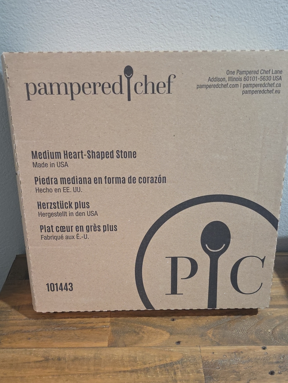 Pampered Chef Medium Heart-Shaped Stone - New In Box